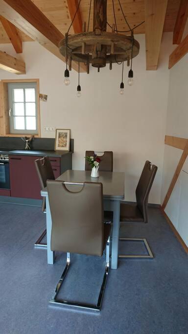 Mothsgut - Moderne Ferienwohnung Auf Dem Bauernhof Im Erzgebirge Oelsnitz  Kültér fotó